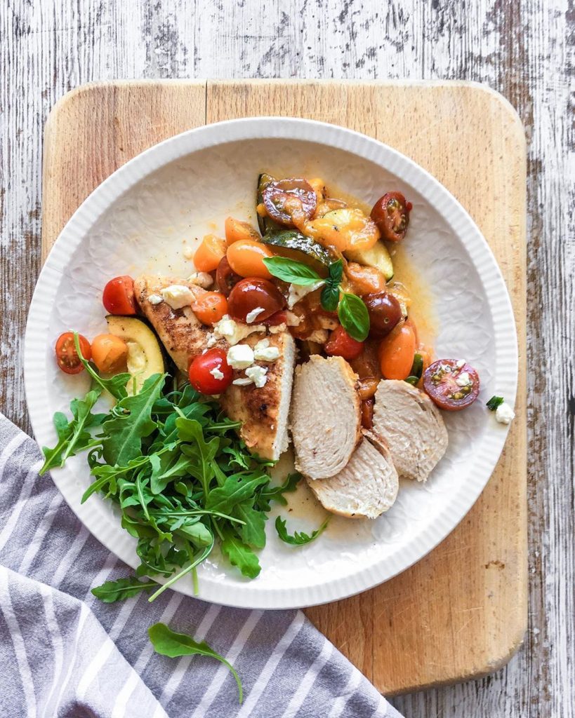 Pollo a la sartén con albaricoques